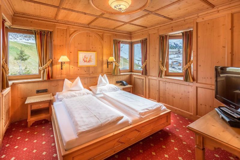 Hotel Edelweiss & Gurgl 奥伯古格尔 外观 照片